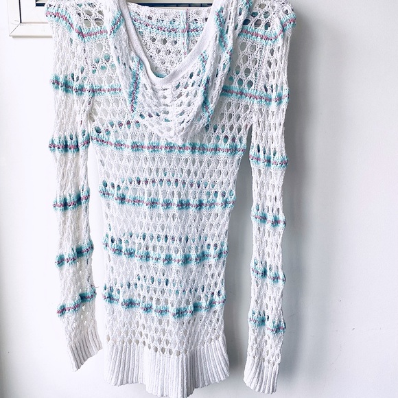 Beach Hooded Knitted Sweater - Picture 4 of 12